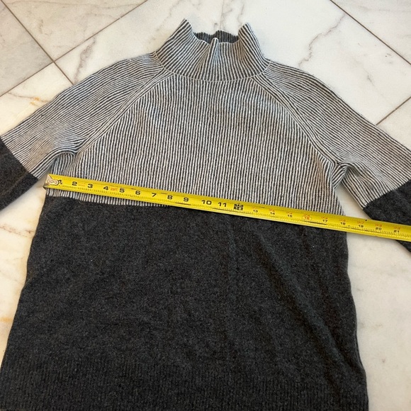 Summersalt cashmere joggers and sweater set - Picture 9 of 13